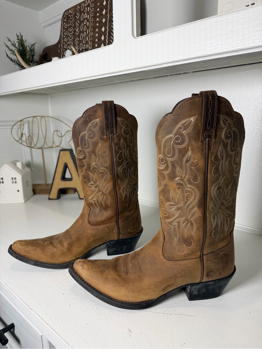 Ariat Womens 7 Tan Brown Leather Embroidered Cowboy Boots Western Distressed